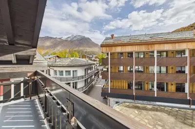 Ein allgemeiner Bergblick oder ein Berglick von der Ferienwohnung aus