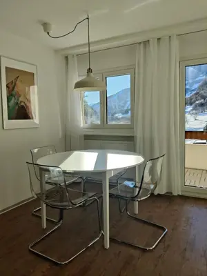 Ein allgemeiner Bergblick oder ein Berglick von der Ferienwohnung aus