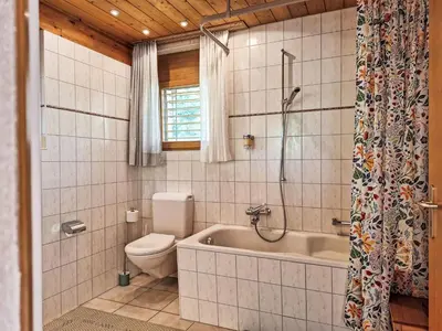 Ein Badezimmer in der Unterkunft Apartment Möösli Vue by Interhome