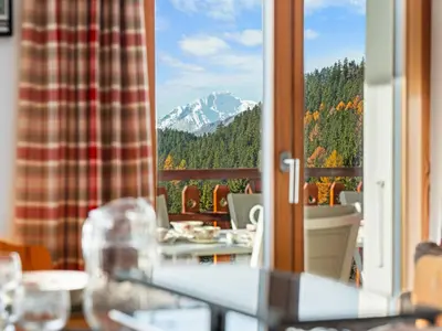 Ein allgemeiner Bergblick oder ein Berglick von der Ferienwohnung aus