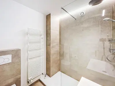 Ein Badezimmer in der Unterkunft Apartment Elysée 11 by Interhome