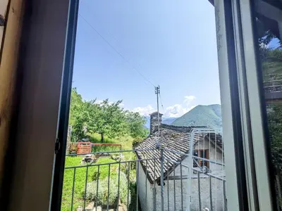 Ein allgemeiner Bergblick oder ein Berglick von der Ferienwohnung aus