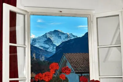 Ein allgemeiner Bergblick oder ein Berglick von der Ferienwohnung aus
