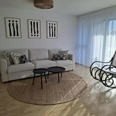 Summit View Apartment