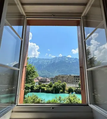 Ein allgemeiner Bergblick oder ein Berglick von der Ferienwohnung aus