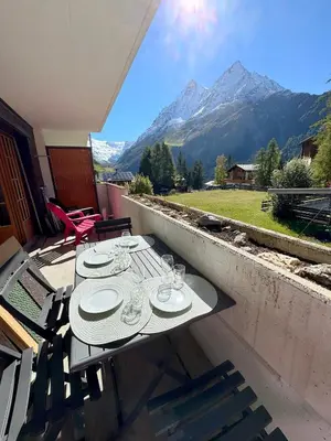 Ein allgemeiner Bergblick oder ein Berglick von der Ferienwohnung aus