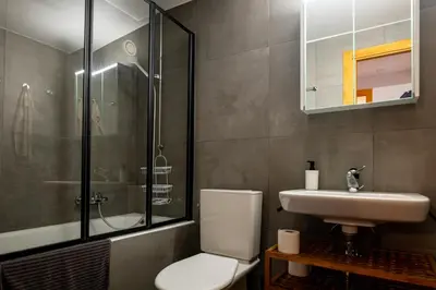 Ein Badezimmer in der Unterkunft Residence Veisivis 72, appartement de charme rénové à La Forclaz, Evolène