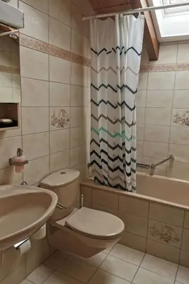 Ein Badezimmer in der Unterkunft Apartment La Collina-Haus C- by Interhome