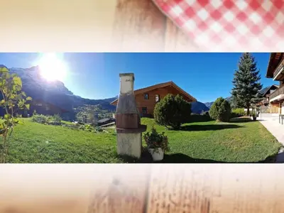 Ein allgemeiner Bergblick oder ein Berglick von der Ferienwohnung aus