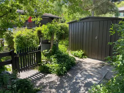 Ein Garten an der Unterkunft Holiday Home Chalet Oase by Interhome