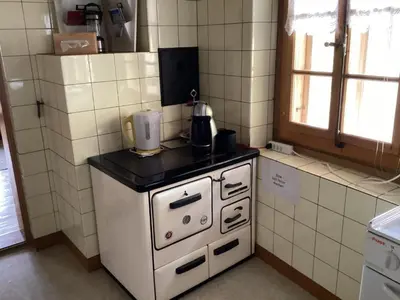 Küche/Küchenzeile in der Unterkunft Apartment Mannried 2 1-2-Zimmerwohnung Rustikal by Interhome