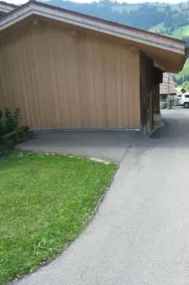 Das Gebäude in dem sich die Ferienwohnung befindet