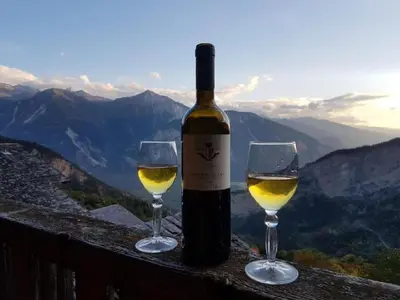 Ein allgemeiner Bergblick oder ein Berglick von der Ferienwohnung aus