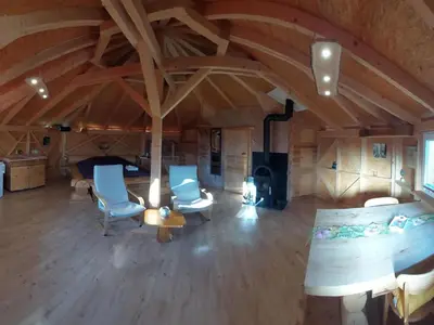 Ein Sitzbereich in der Unterkunft Holiday Home Einzigartige Holzhütte mit Bergpanorama by Interhome