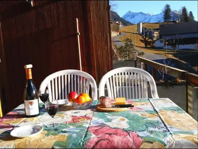 Ein allgemeiner Bergblick oder ein Berglick von der Ferienwohnung aus
