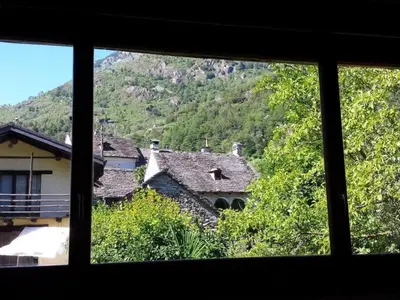 Ein allgemeiner Bergblick oder ein Berglick von der Ferienwohnung aus