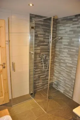 Ein Badezimmer in der Unterkunft Apartment im Chalet Adelheid by Interhome