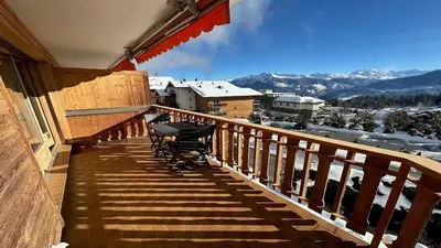 Ein allgemeiner Bergblick oder ein Berglick von der Ferienwohnung aus