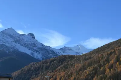 Ein allgemeiner Bergblick oder ein Berglick von der Ferienwohnung aus