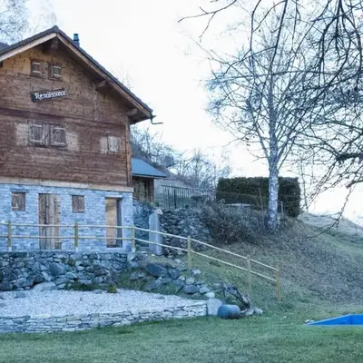 Chalet alpin authentique au cœur du Valais