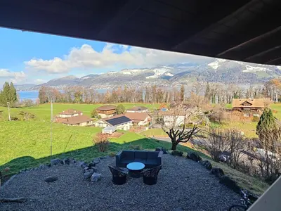 Ein allgemeiner Bergblick oder ein Berglick von der Ferienwohnung aus