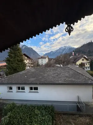 Ein allgemeiner Bergblick oder ein Berglick von der Ferienwohnung aus