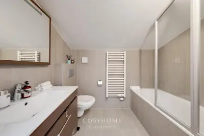 Ein Badezimmer in der Unterkunft Le Bocage - Vue montagne - By CosyHome