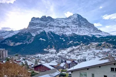 Ein allgemeiner Bergblick oder ein Berglick von der Ferienwohnung aus