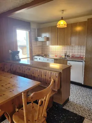 Küche/Küchenzeile in der Unterkunft La Crettaz app dans chalet - SUNNY apartment 6 p