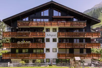 Ein allgemeiner Bergblick oder ein Berglick von der Ferienwohnung aus