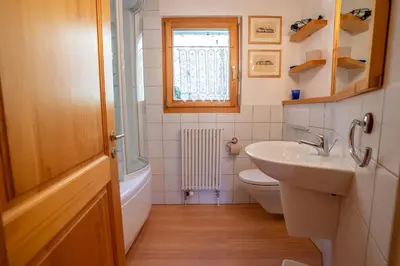Ein Badezimmer in der Unterkunft Ambiente B12