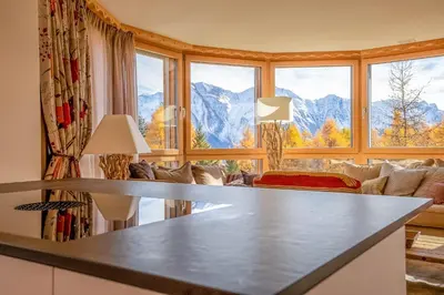 Ein allgemeiner Bergblick oder ein Berglick von der Ferienwohnung aus