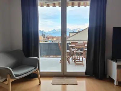 Ein allgemeiner Bergblick oder ein Berglick von der Ferienwohnung aus
