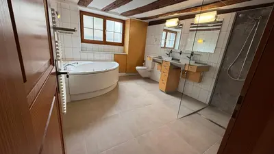Ein Badezimmer in der Unterkunft Hubelhaus, freistehende Wohlfühloase an sehr schöner Lage
