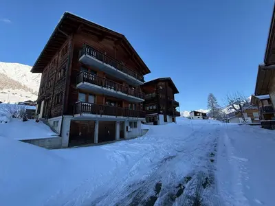Alpine Lodge Münster VS moderne Eigentumswohnung im Winter