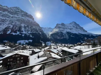 Ein allgemeiner Bergblick oder ein Berglick von der Ferienwohnung aus