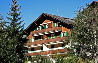 Das Gebäude in dem sich die Ferienwohnung befindet