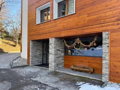 Das Gebäude in dem sich die Ferienwohnung befindet