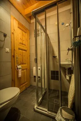 Ein Badezimmer in der Unterkunft Les Lupins