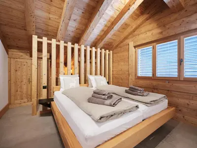 Ein Bett oder Betten in einem Zimmer der Unterkunft Secret Place Luxury Top Floor with Jacuzzi a Dream in Old Wood