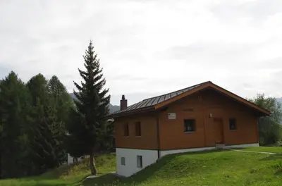 Das Gebäude in dem sich das Chalet befindet
