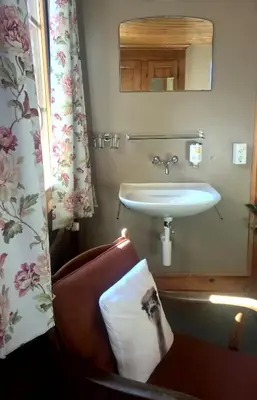 Ein Badezimmer in der Unterkunft Edelweiss Lodge