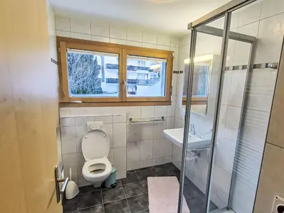 Ein Badezimmer in der Unterkunft Apartment Perrine by Interhome