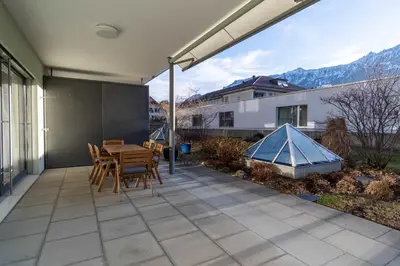 Ein allgemeiner Bergblick oder ein Berglick von der Ferienwohnung aus