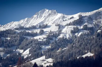 Ein allgemeiner Bergblick oder ein Berglick von des Hostels aus