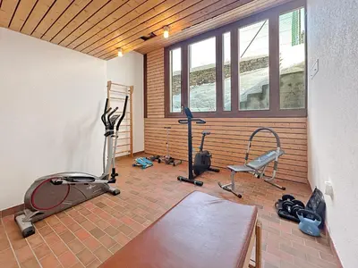 Das Fitnesscenter und/oder die Fitnesseinrichtungen in der Unterkunft Alpine Club Retreat, Central Studio, Pool and View