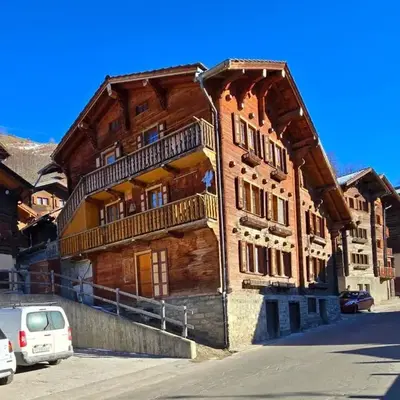Apartment Typische Wohnung Le Ver Luisant- Val d'Hérens by Interhome