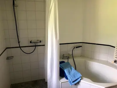 Ein Badezimmer in der Unterkunft Apartment Chalet Ried by Interhome