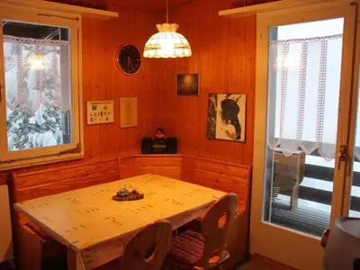 Ein Sitzbereich in der Unterkunft Apartment Trollhütte 4-Bett-Wohnung by Interhome