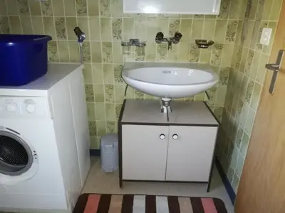 Ein Badezimmer in der Unterkunft Holiday Home mit Bergblick by Interhome